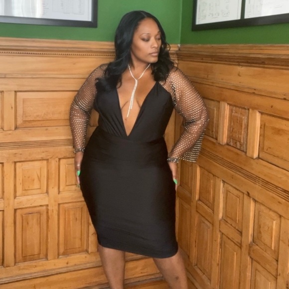 Elegant Body Suit - Picture 2 of 9